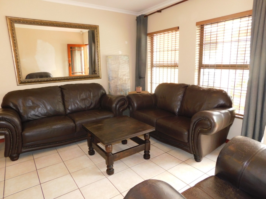 To Let 3 Bedroom Property for Rent in Onverwacht Western Cape